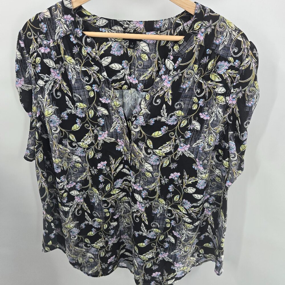 Torrid Harper Black Paisley Gold Leaf Pullover V-Neck Blouse Size 1/1X